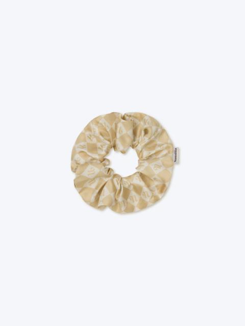 Nanushka LOU - Silk scrunchie - Creme monogram