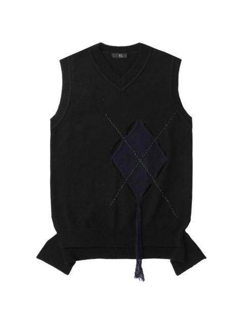 Cut-out detailing vest