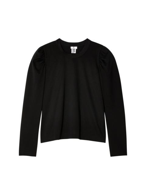 long-sleeved T-shirt