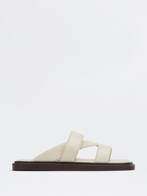 Bottega Veneta band