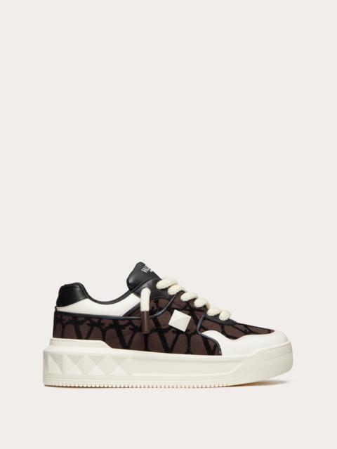 Valentino ONE STUD XL LOW-TOP SNEAKER IN NAPPA LEATHER AND TOILE ICONOGRAPHE FABRIC