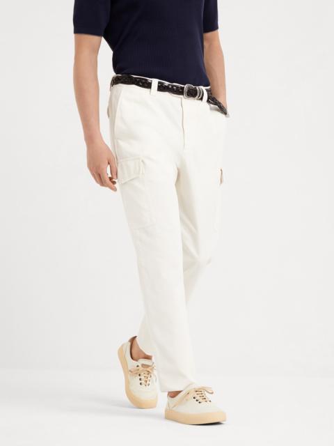 Garment-dyed leisure fit trousers in twisted cotton gabardine with cargo pockets