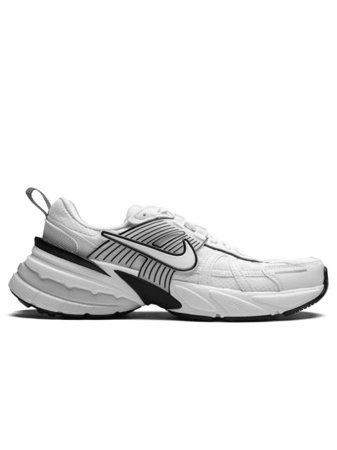 Nike WOMEN'S V2K RUN - WHITE/PLATINUM TINT/SUMMIT WHITE