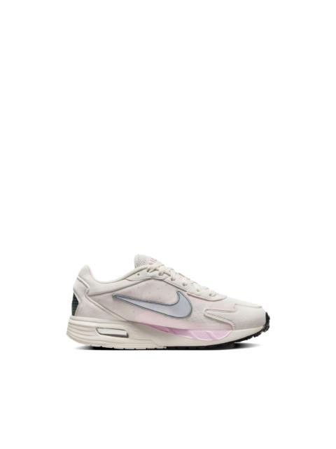 Nike Air Max solo sneakers