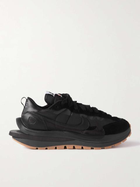 Nike + Sacai Vapor와플 Leather-Trimmed 스웨드 및 쉘 운동화