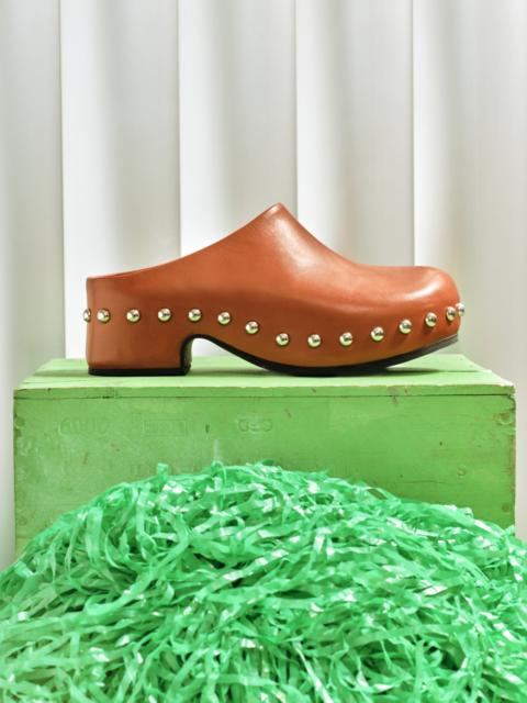 SIMONMILLER Leather Studded Rio Clog In Sepia/Silver