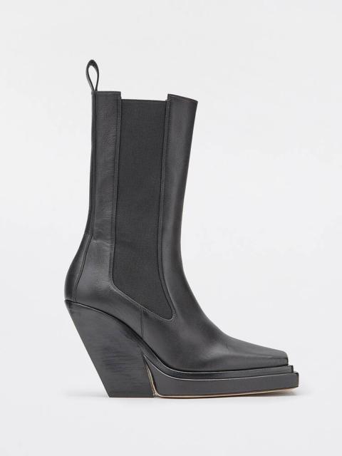Bottega Veneta lean