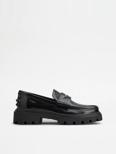 TOD'S LOAFERS IN LEATHER - BLACK