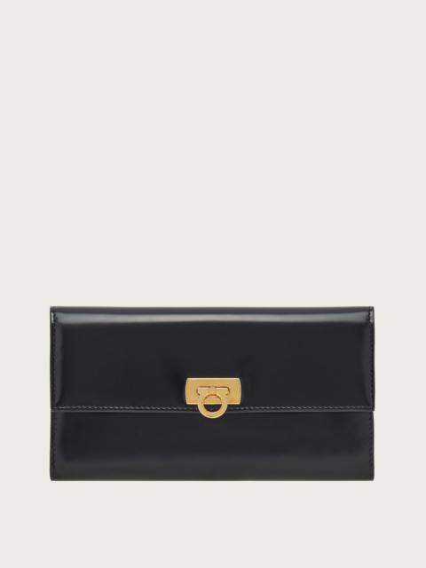 Continental wallet with Gancini clasp