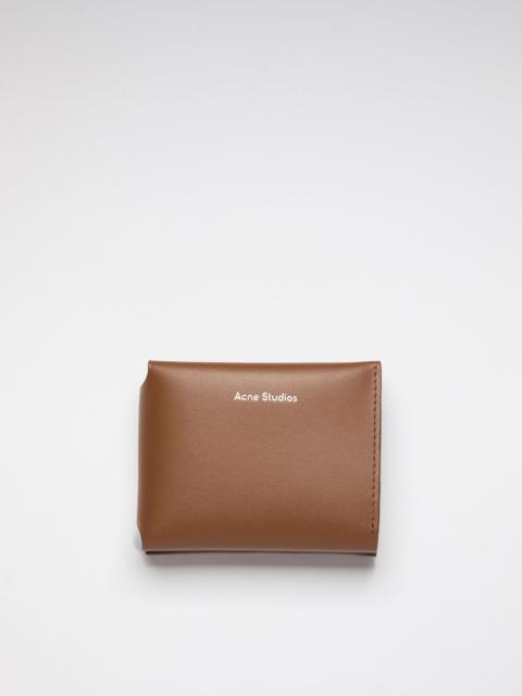 Acne Studios Leather trifold wallet - Camel brown