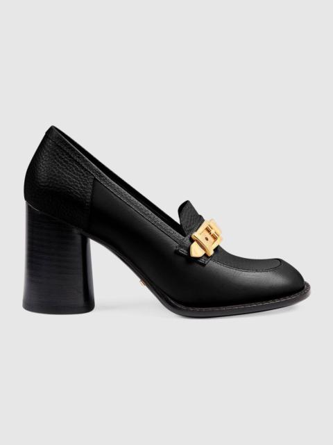 Women's mid-heel loafer with chain