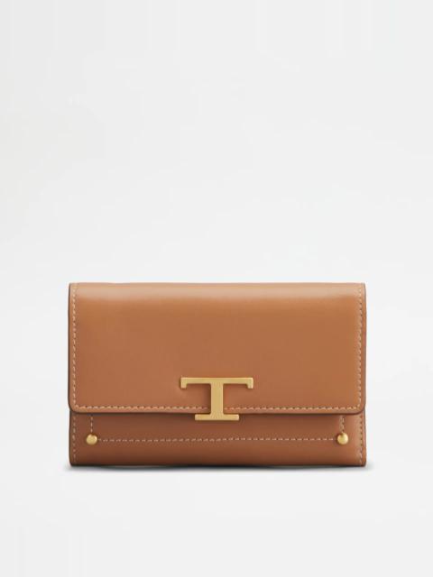 Tod's TIMELESS WALLET IN LEATHER - BROWN