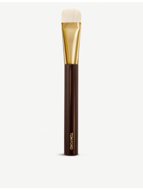 TOM FORD Shade and Illuminate Brush 04