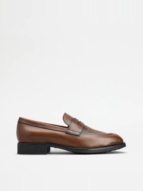 TOD'S LOAFERS IN LEATHER - BROWN
