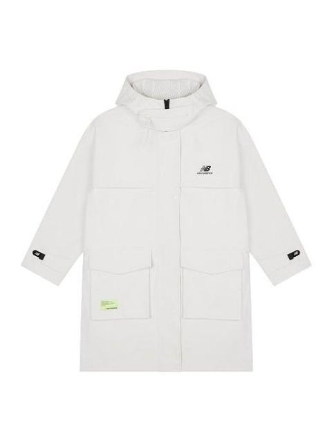 New Balance (WMNS) New Balance Big Pocket Solid Color Hooded Jacket White AWJ21304-IV