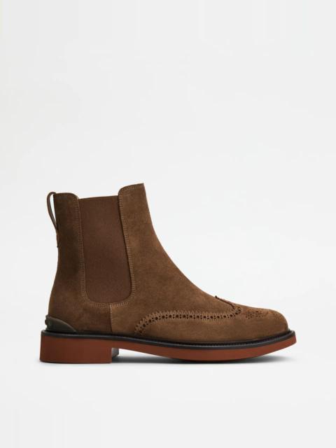 Tod's ANKLE BOOTS IN SUEDE - BROWN