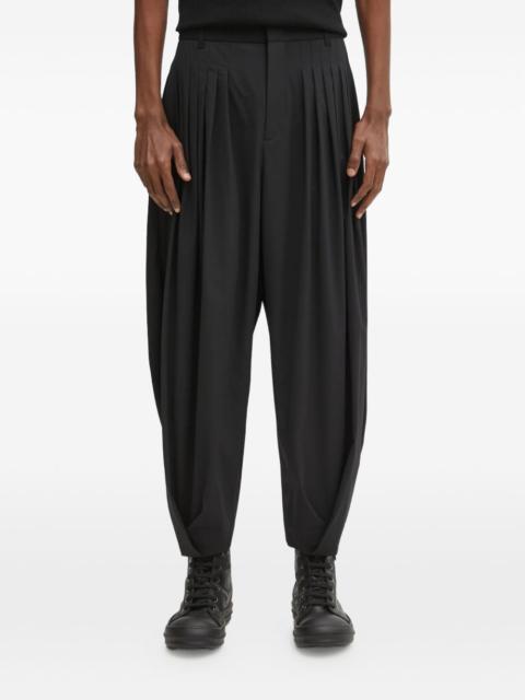 pleated trousers