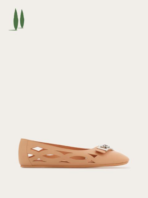FERRAGAMO Back to Earth - Hug buckle ballet flat