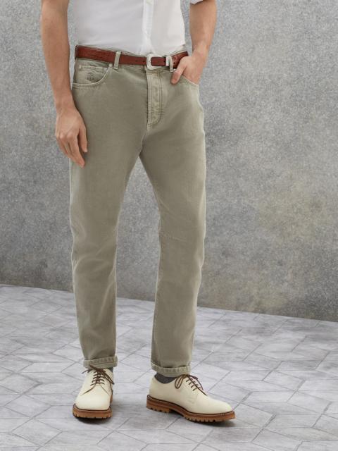 Garment-dyed leisure fit five-pocket trousers in slubbed cotton denim