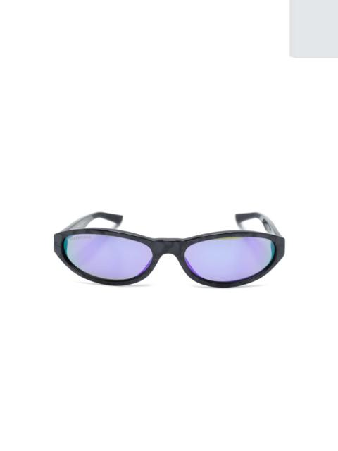 oval-frame sunglasses