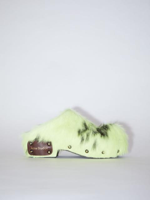 Acne Studios Studded fur mules - Neon green