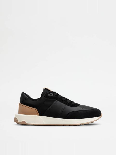 SNEAKERS IN LEATHER AND TECHNICAL FABRIC - BLACK
