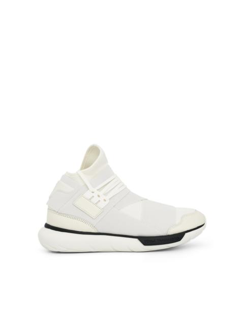 Y-3 Qasa Sneaker in Cream White/Black