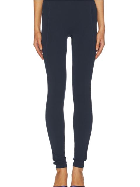 Sculpted Hip Legging in Dark Navy