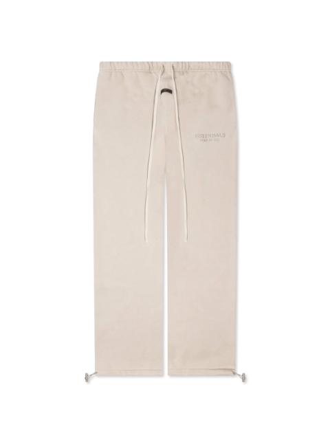 ESSENTIALS RELAXED FLEECE SWEATPANT - TIMBER