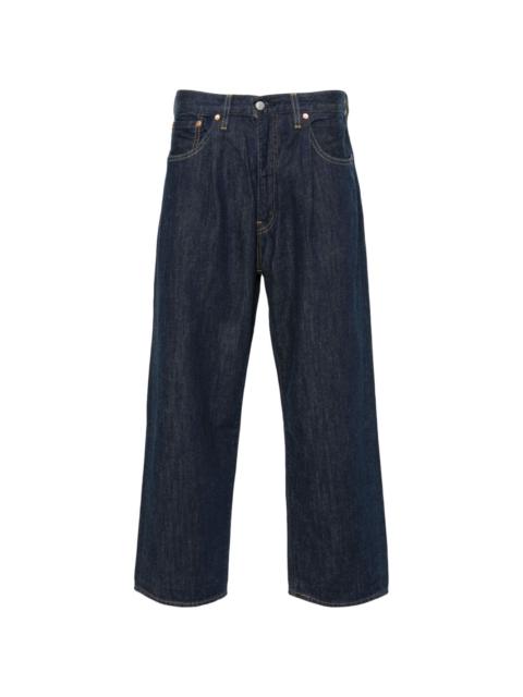 568â¢ mid-rise cropped-leg jeans