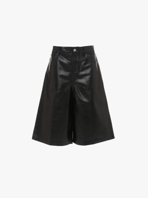 Victoria Beckham Leather Bermuda Short In Black