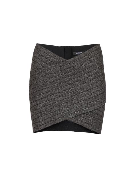 Short knit skirt with stripes