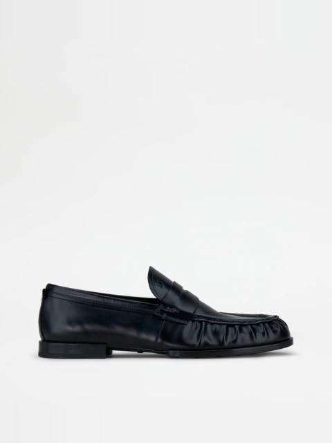 Tod's LOAFERS IN LEATHER - BLACK