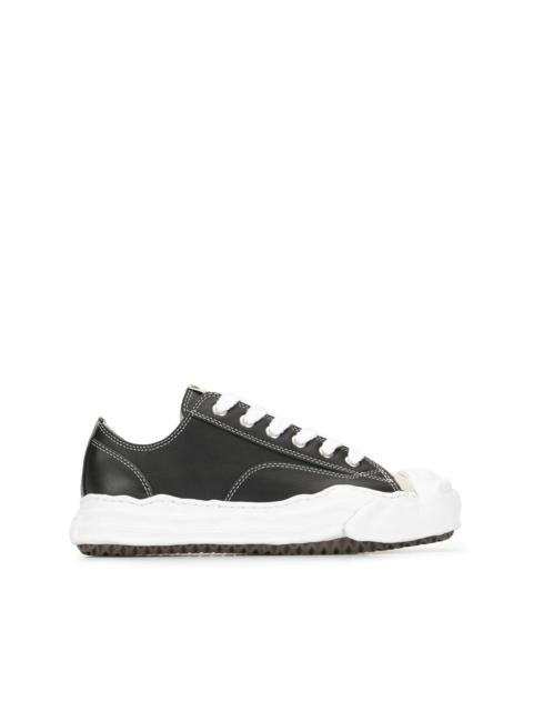 low-top lace-up sneakers