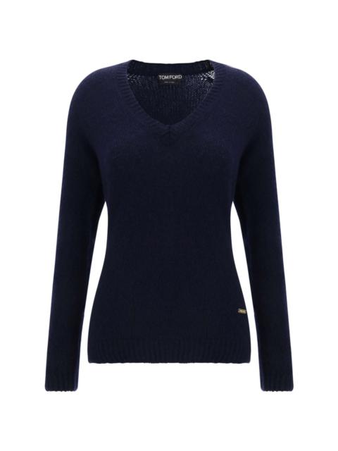 Seamless cashmere-silk knit V-neck jumper