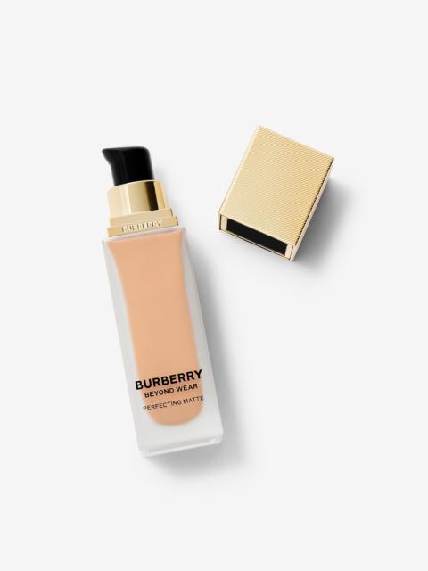 Burberry Beyond Wear Perfecting Matte Foundation – 50 Medium Neutral