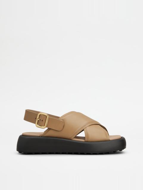 Tod's SANDALS IN LEATHER - BEIGE