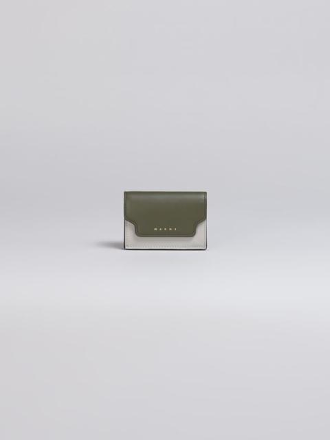 TRI-FOLD WALLET IN GREEN WHITE AND BROWN SAFFIANO LEATHER