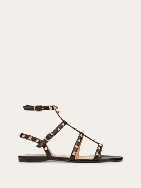 ROCKSTUD FLAT CALFSKIN SANDAL WITH STRAPS