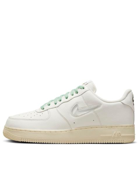 Nike Nike Air Force 1 '07 Premium Vintage 'Certified Fresh' DO9785-100