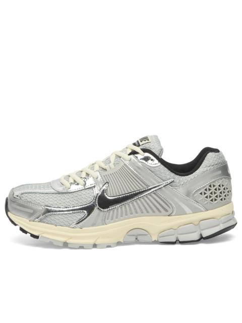 Nike Nike Vomero 5 Chrome Sneaker
