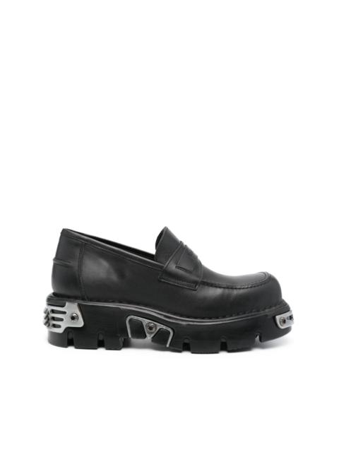 VETEMENTS logo-embossed leather loafers