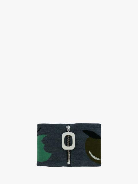JW Anderson INTARSIA NECKBAND WITH APPLE MOTIF
