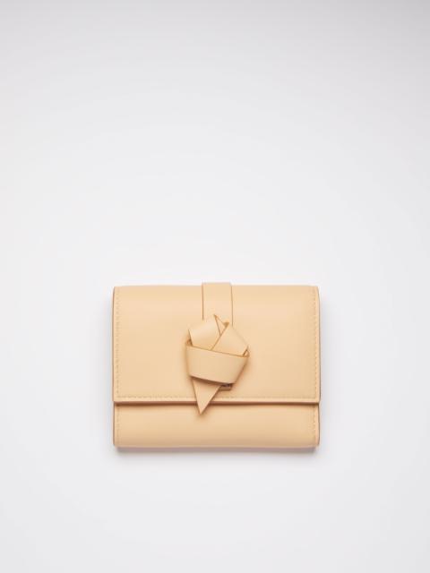 Acne Studios Musubi folded wallet - Dune beige