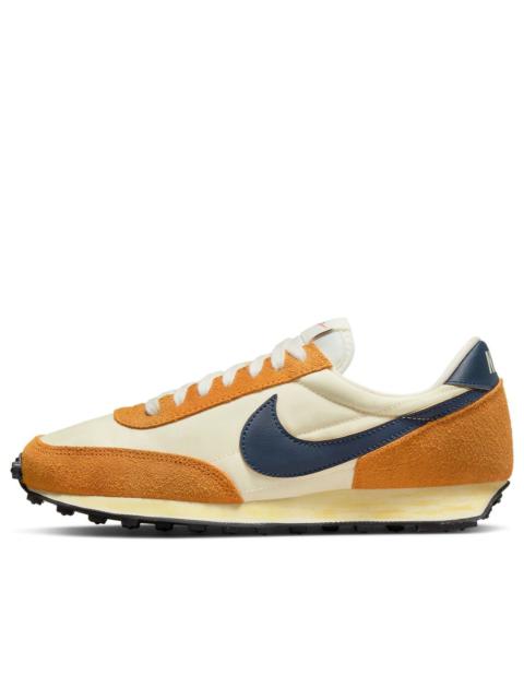 (WMNS) Nike Daybreak SE 'Coconut Milk Midnight Orange' DV1746-142