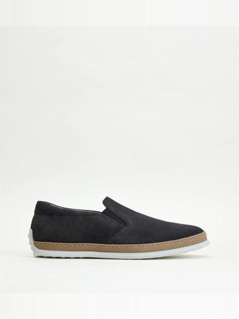 Tod's SLIP-ON SHOES IN SUEDE - GREY