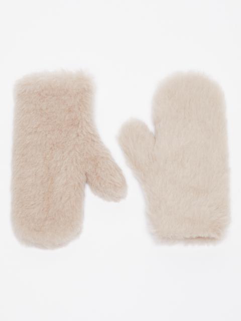 Max Mara OMBRATO Mittens in alpaca and wool Teddy fabric