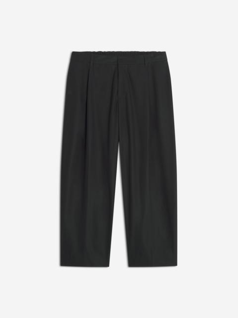 Maison Kitsuné CROPPED PLEATED PANTS