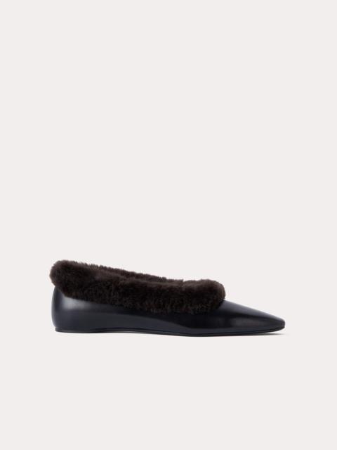 Totême The Faux Fur Trim Ballerina black