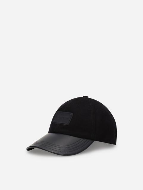 Baseball cap with branded tag
